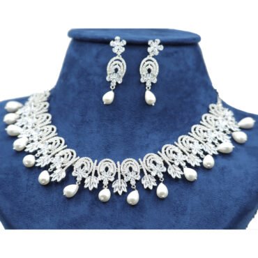 Special Silver Necklace Set with Pearls