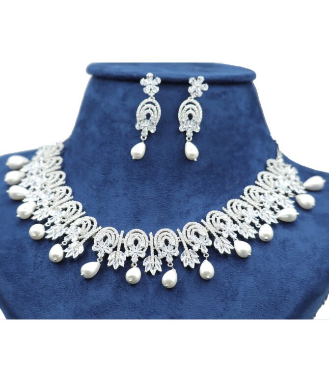 Special Silver Necklace Set with Pearls