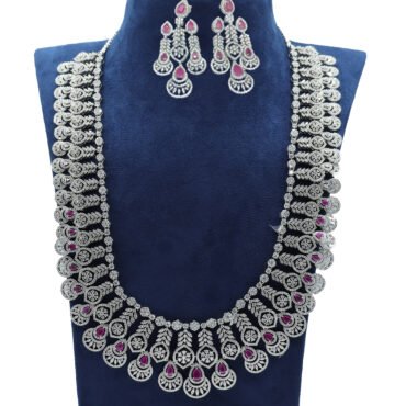 A Showstopper Necklace scaled