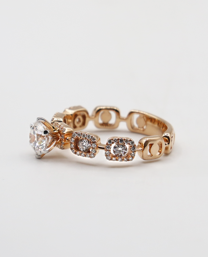 Diamond link ring