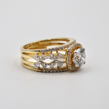 Flower diamond engagement ring